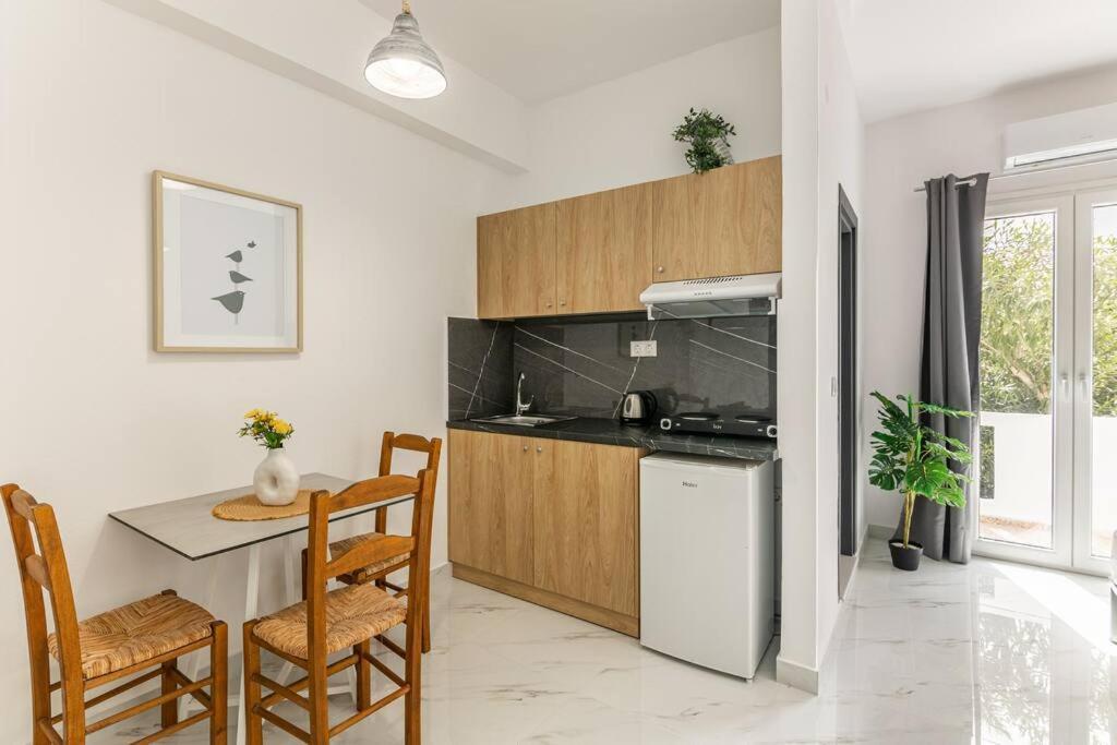 Fysalida's Coastal Gem 5 - Steps Away From The Sea Apartment